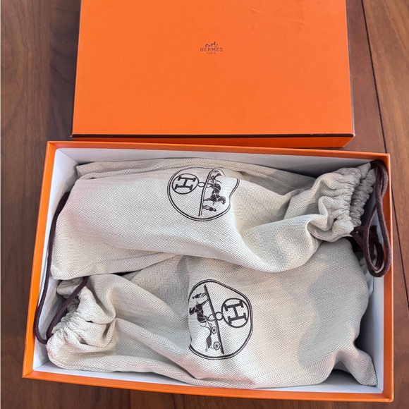 Hermes Black Leather Mules, IT 38 - Rare Equestrian Buckle - Picture 3 of 13